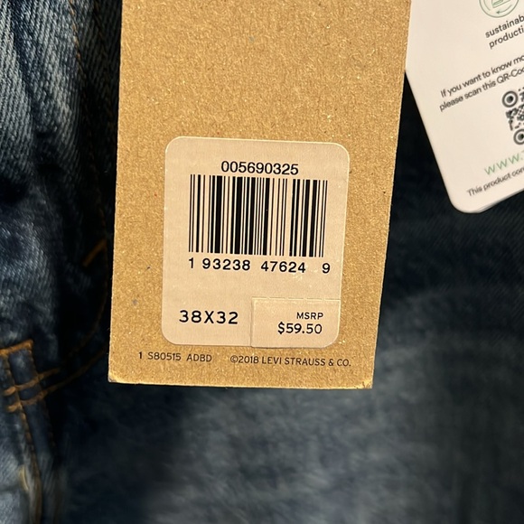 New Distressed Levi’s. - Picture 3 of 6